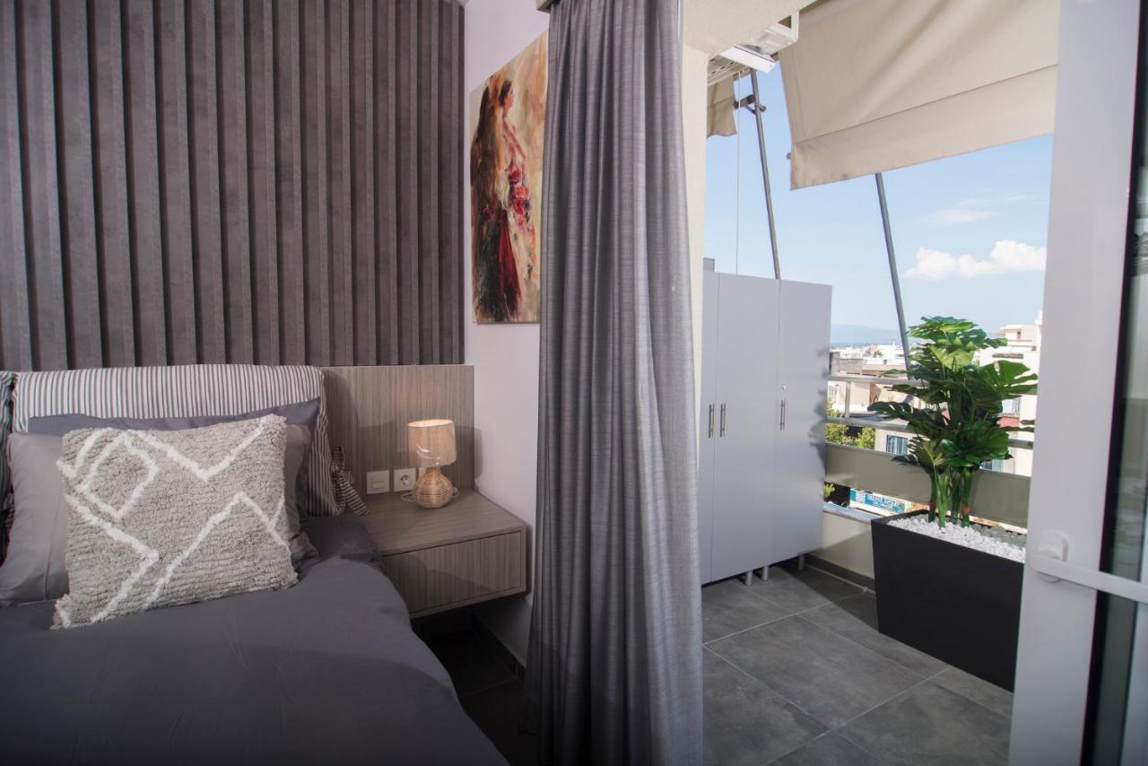 Urban Chic Luxury At The City Center Каламата Экстерьер фото