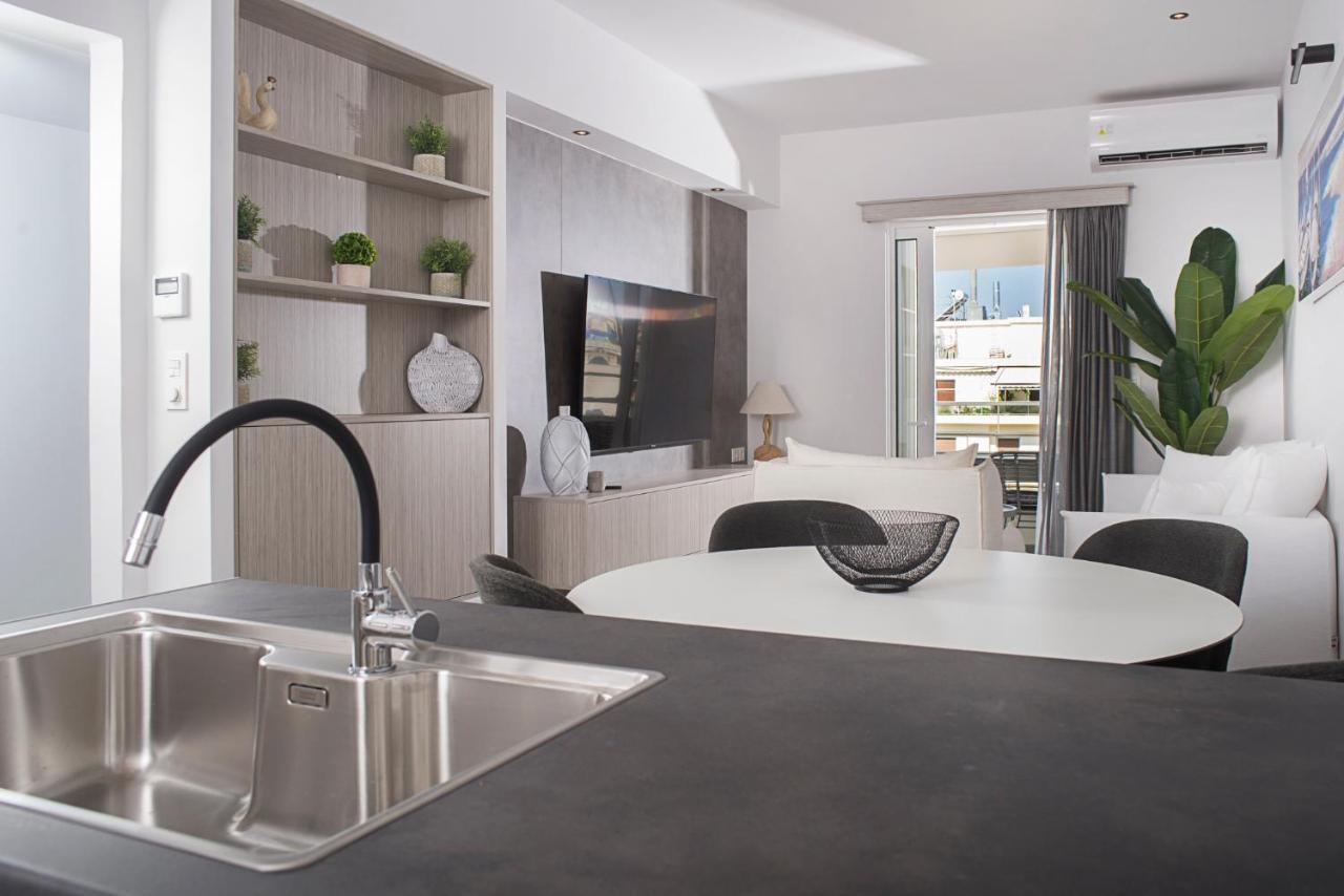 Urban Chic Luxury At The City Center Каламата Экстерьер фото