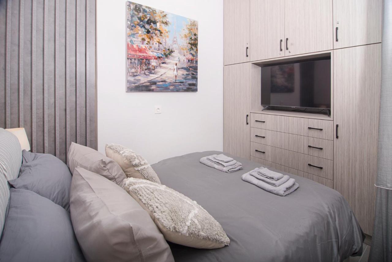 Urban Chic Luxury At The City Center Каламата Экстерьер фото