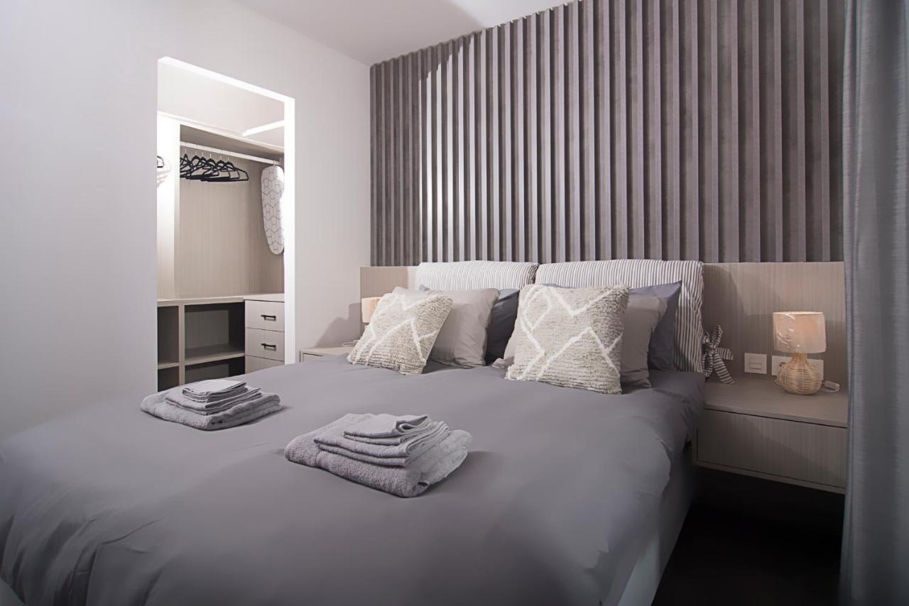 Urban Chic Luxury At The City Center Каламата Экстерьер фото