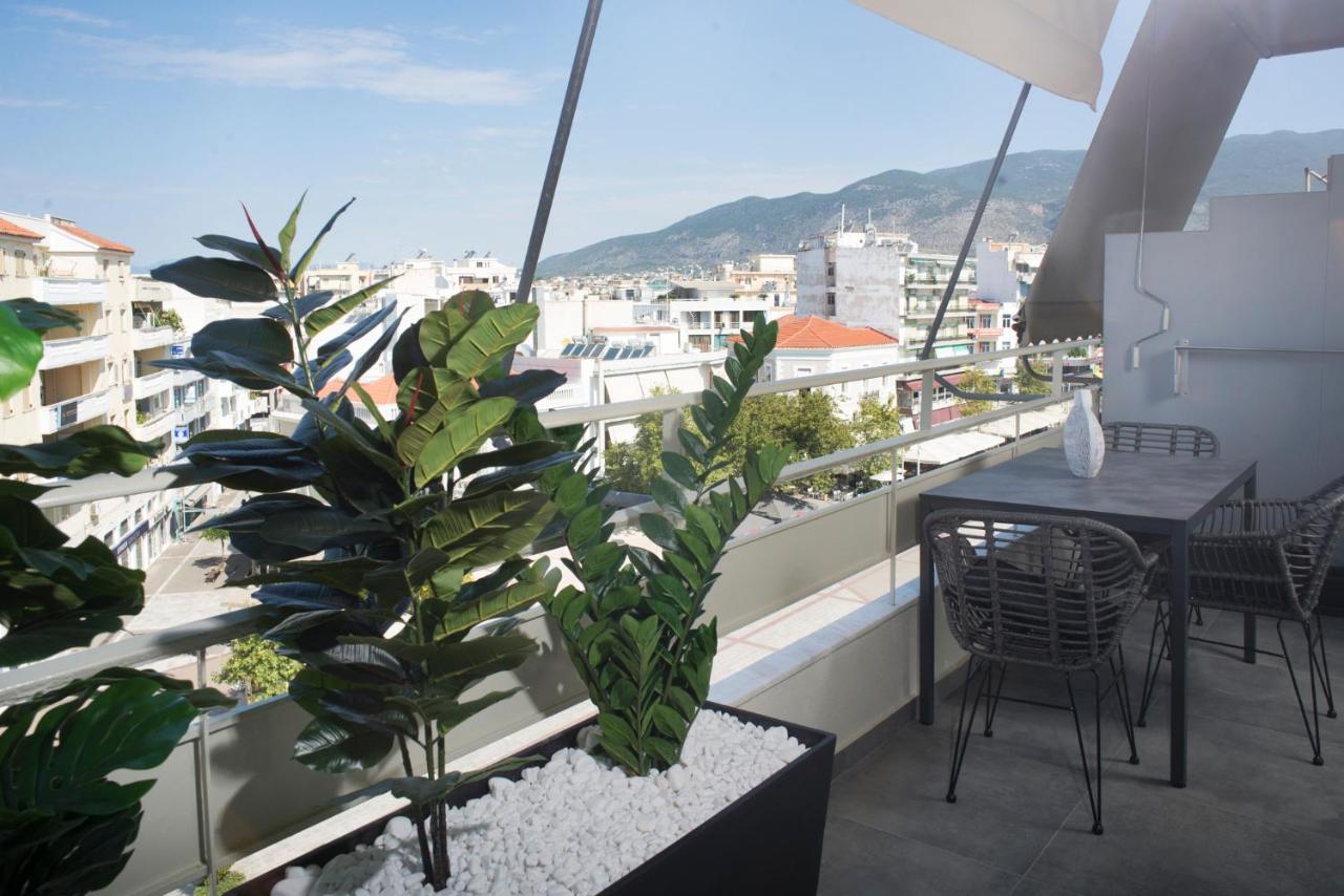 Urban Chic Luxury At The City Center Каламата Экстерьер фото